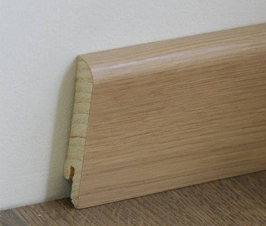 Деревянный плинтус Pedross White Oak Varnished (70мм)